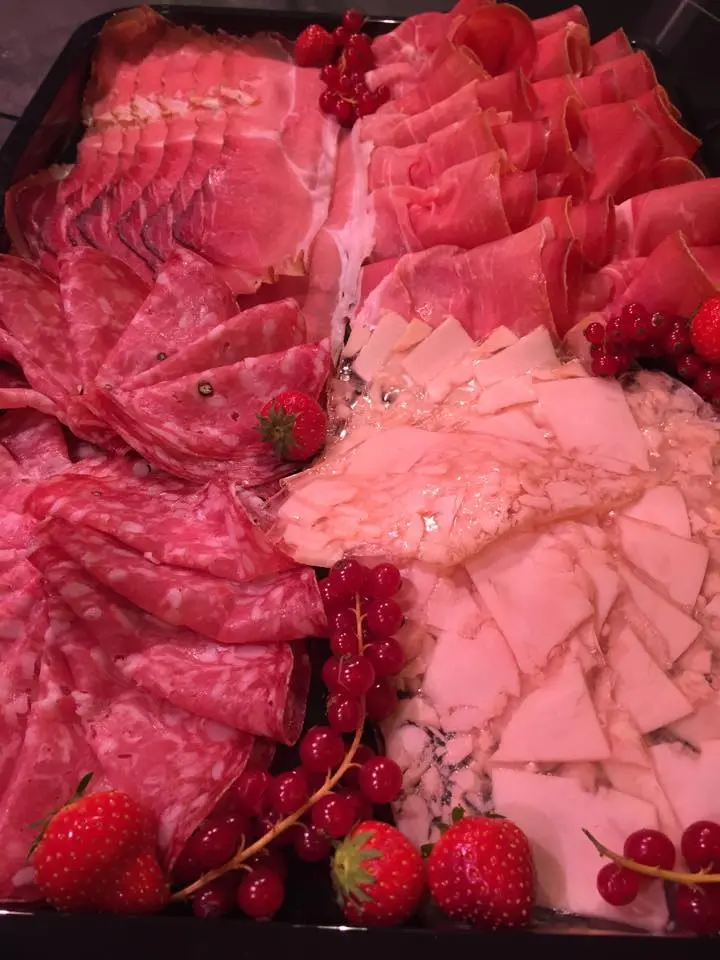 plateau charcuterie 2.webp